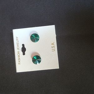 Emerald Green Rivoli Style Stud Earrings Round Faceted Crystal Look